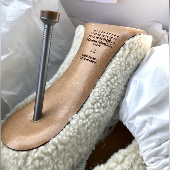Maison Margiela Fuzzy Faux Fur Pumps - Picture 10 of 10